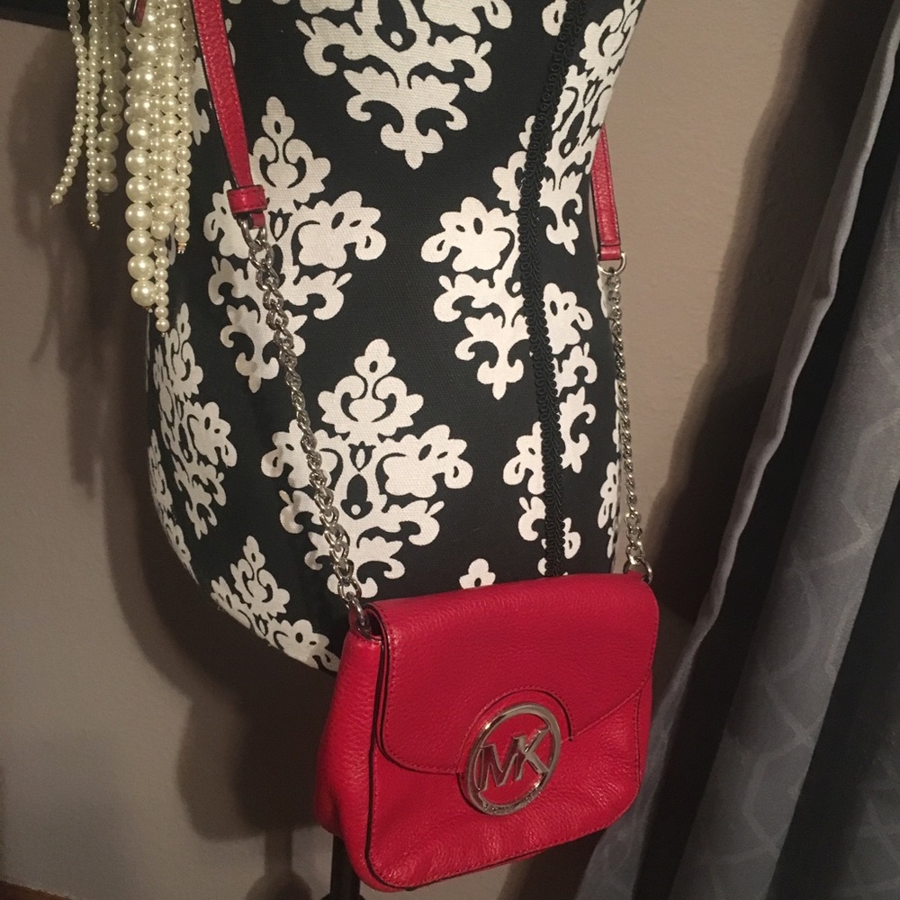 Michael Kors Red Leather Mini Crossbody with Silver Logo - Picture 2 of 7